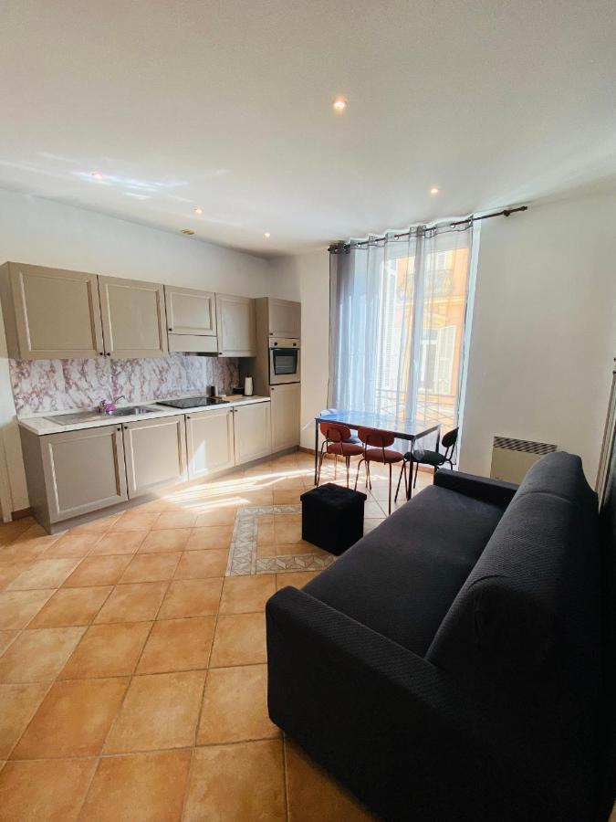 Corso Home- Central Apartment In Ментона Екстериор снимка