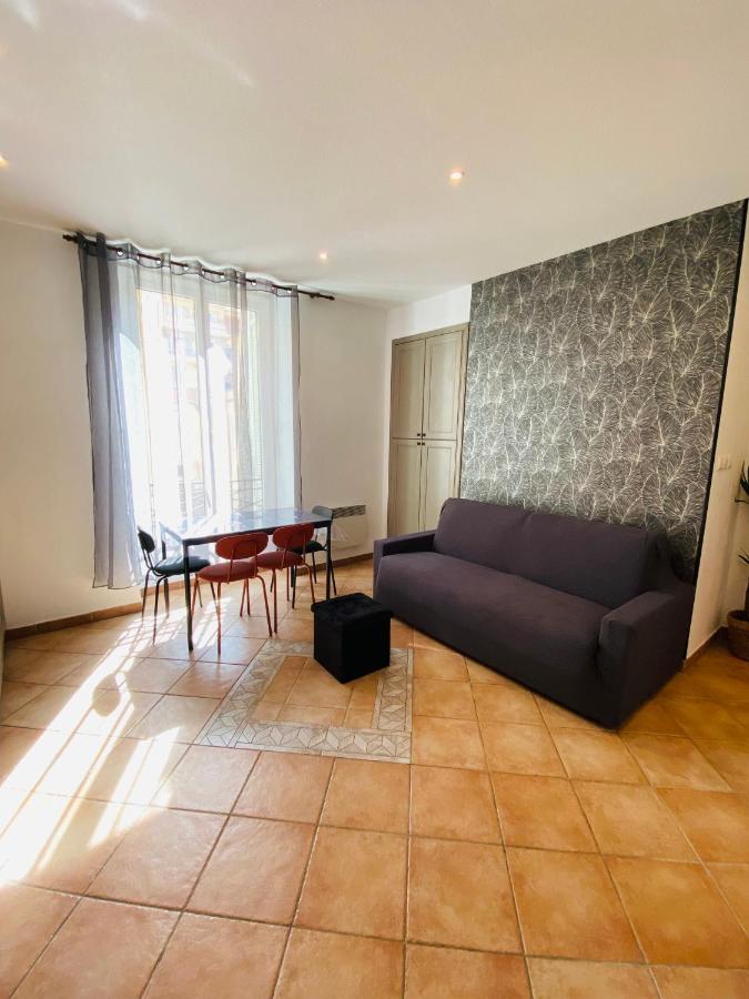 Corso Home- Central Apartment In Ментона Екстериор снимка